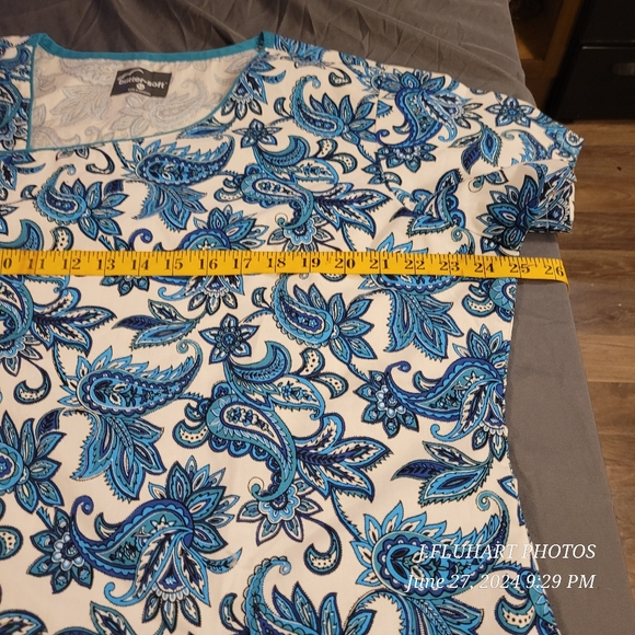 VINTAGE BUTTERSOFT SCRUB TOP SIZE X-LARGE BEAUTIFUL PATTERN GENTLY USED - Picture 4 of 9